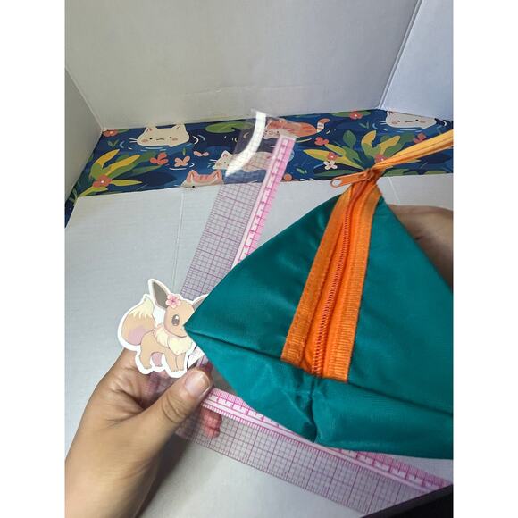 Vintage Pokemon Triangle Coin Pouch Pikachu and Togepi - Picture 4 of 12